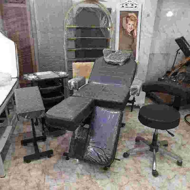ست تخت چهارتیکه ماساژ وصندلی تابوره شیک و ارم وست دررنگ بندی چرم متنوع هزینه ارسال درب منزل توسط مشتری پرداخت میشود یک عدد تخت چهارتیکه ویک عدد صندلی جکدلر استادکار