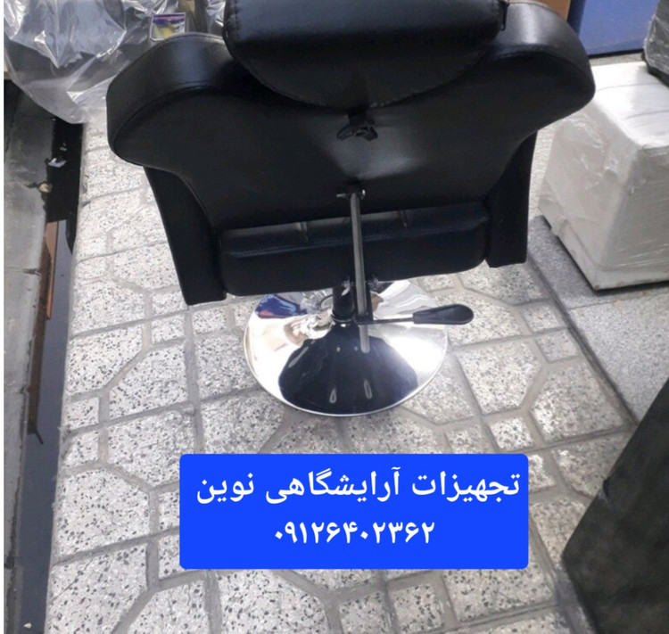 صندلی آرایشگاه مردانه مدل گلایل جک دستی پشتی متحرک دارای جاپایی میباشد هزینه ارسال درب منزل توسط مشتری پرداخت میشود سینی گرد با جک بلند ۲۱