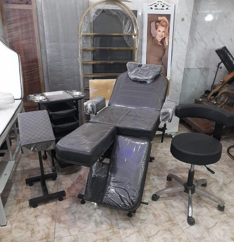 تخت چهارتیکه ماساژ دررنگ بندی متنوع قابلت تنطیم دسته ها وجاپایی به صورت مجزا تنظیم میشود پشتی متحرک جابالشتی کشو پلاستیک دارد