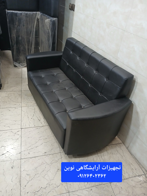 مبل گیم نت مبل کافی شاپ رستورانی سه نفره دسته دار چرم مشکی کلاف چوب محکم